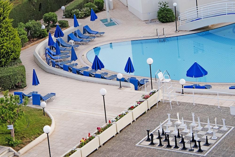 Kissos Hotel Paphos Exterior foto