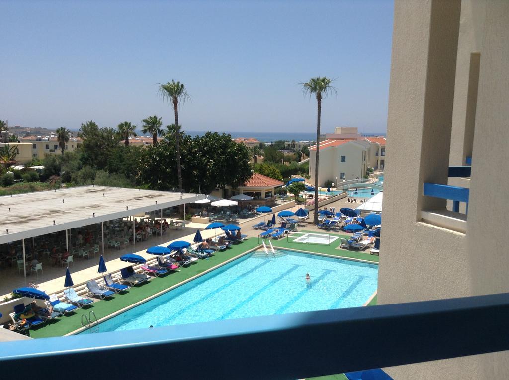 Kissos Hotel Paphos Exterior foto