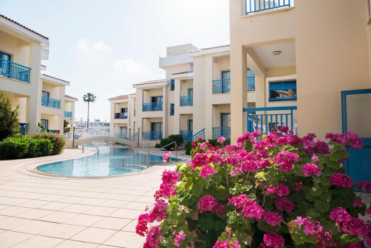 Kissos Hotel Paphos Exterior foto